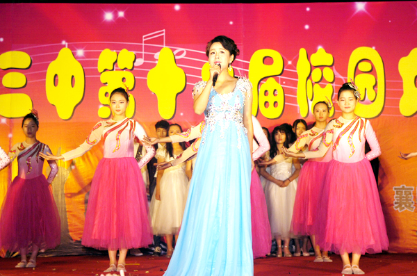 歌伴舞《長大后我就成了你》2.JPG