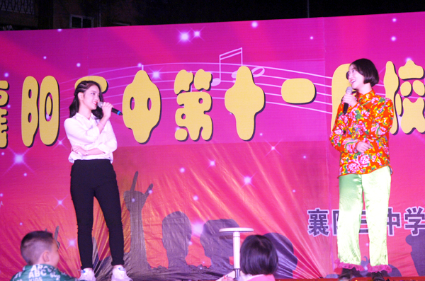雙簧表演者李雪婷、郝思佳.JPG